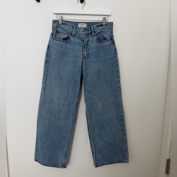 The Ultra Loose Low Rise Jean. Size 26 short - Picture 1 of 3